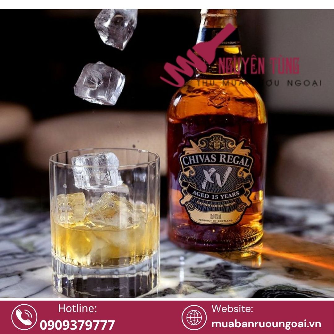Trong những năm gần đây, rượu tây xách tay đang trở thành món quà tặng phổ biến và sang trọng được nhiều người Việt lựa chọn trong dịp lễ Tết.