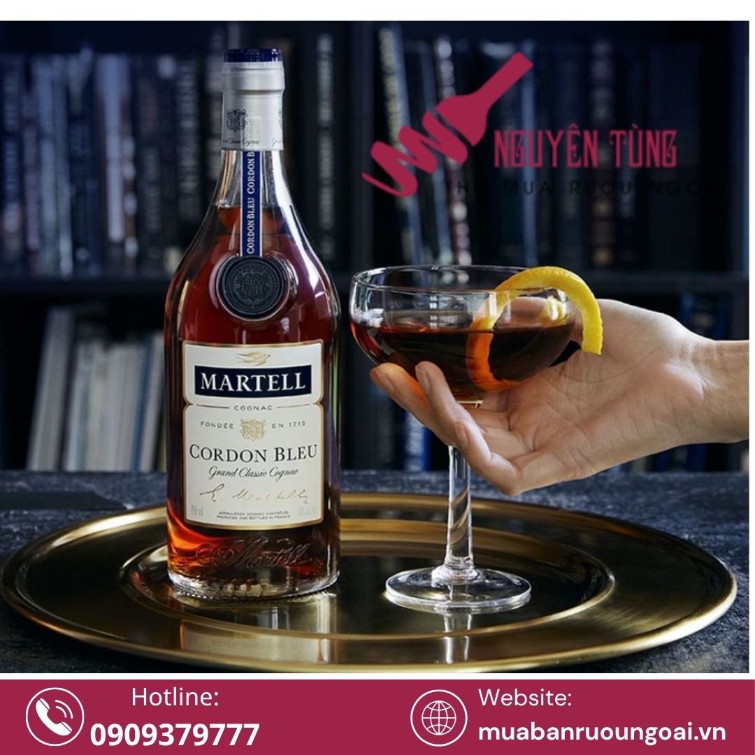 Martell Cordon Bleu không đơn thuần là một chai cognac – đó là một biểu tượng vượt thời gian, gắn liền với hình ảnh của sự tinh tế, đẳng cấp và quý tộc.