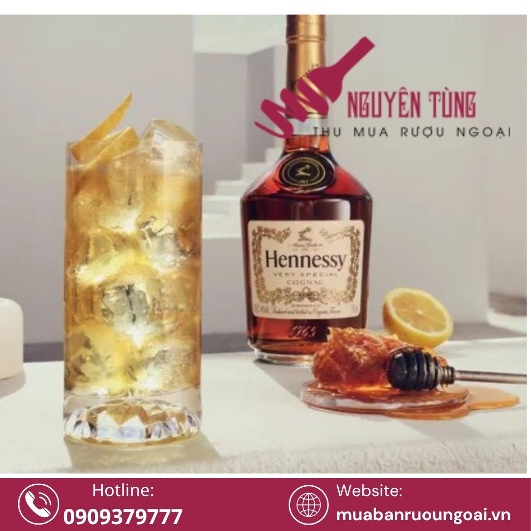 Chivas và Hennessy là hai thương hiệu rượu ngoại nổi bật nhất tại thị trường Việt Nam trong suốt nhiều thập kỷ.