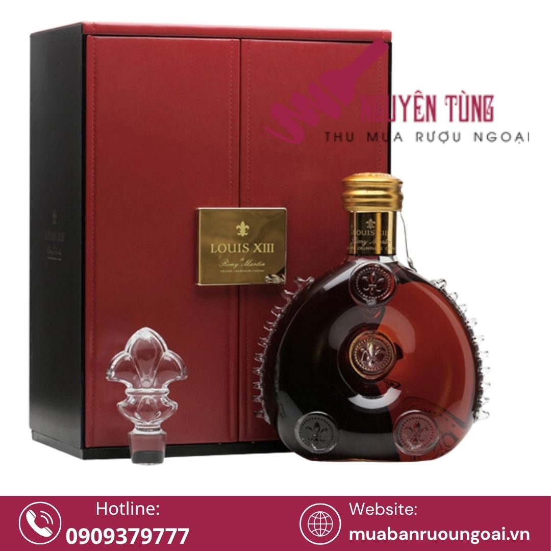Các cấp độ rượu Rémy Martin – Từ VSOP đến Louis XIII là hành trình trải nghiệm từ tinh túy truyền thống đến đỉnh cao xa hoa của nghệ thuật chế tác rượu cognac Pháp.