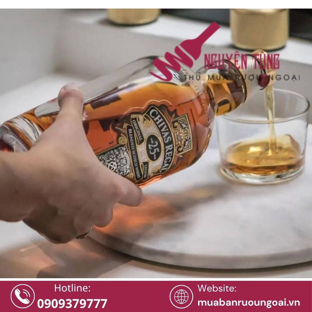 Chivas Regal là dòng whisky cao cấp đến từ Scotland, nổi tiếng với hương vị mượt mà, hậu vị êm ái và phong cách quý tộc.