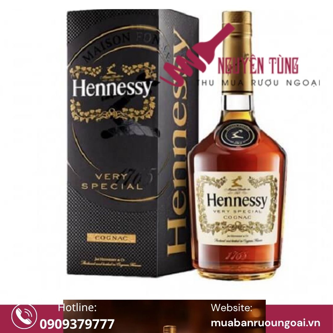 Hennessy XO là một trong những dòng Cognac nổi tiếng, sang trọng và phổ biến nhất tại Việt Nam trong phân khúc rượu ngoại cao cấp.
