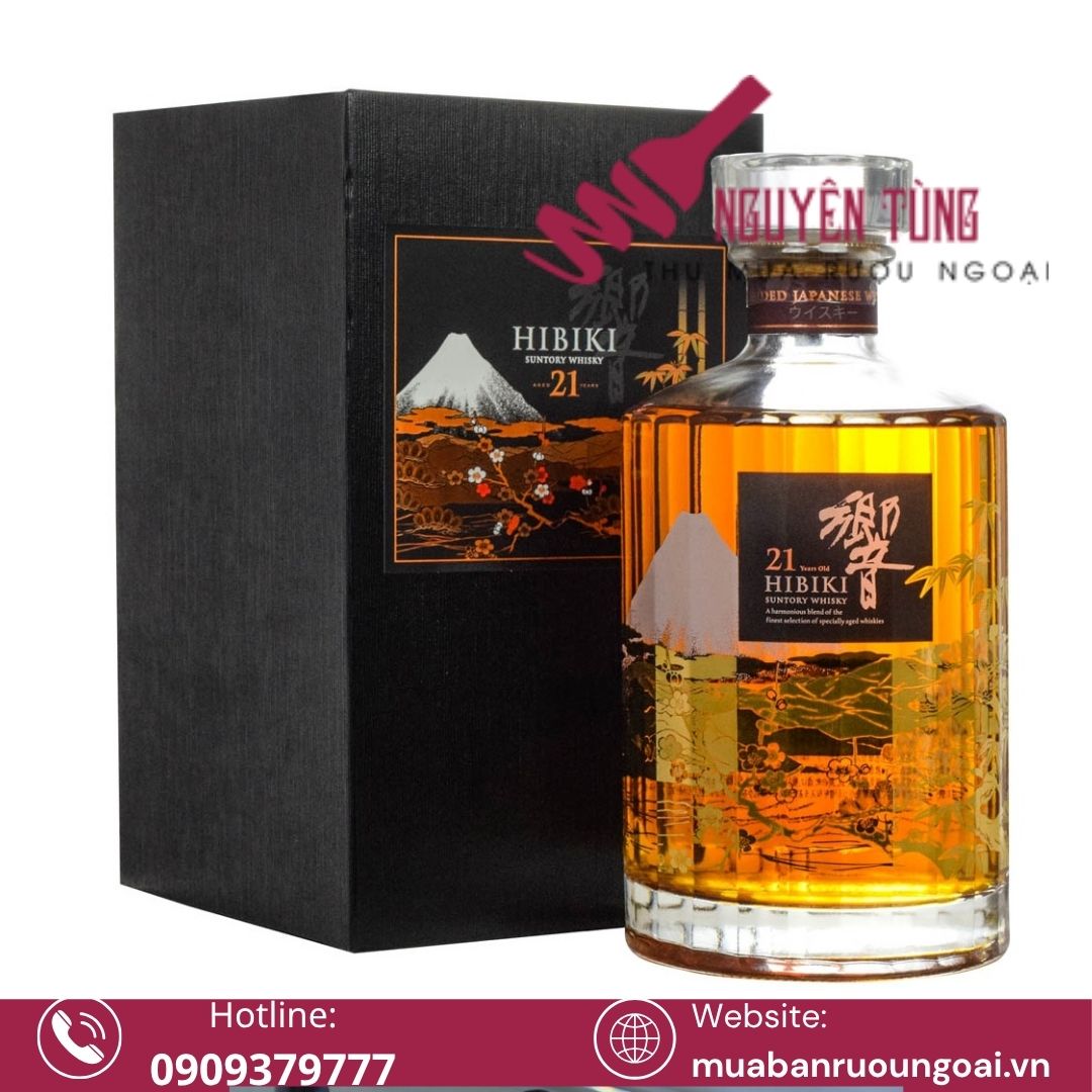 Giá rượu Hibiki tại các cửa hàng ở Hà Nội đang có xu hướng tăng nhẹ, đặc biệt với các dòng đã ngừng sản xuất như Hibiki 17 và Hibiki 21, do nhu cầu sưu tầm và thưởng thức whisky Nhật vẫn không ngừng tăng cao.