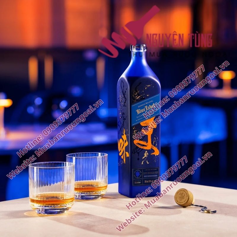 Rượu Johnnie Walker Blue Label là kết tinh của nghệ thuật phối trộn whisky bậc thầy – một biểu tượng cho sự sang trọng, thành công và tinh tế.